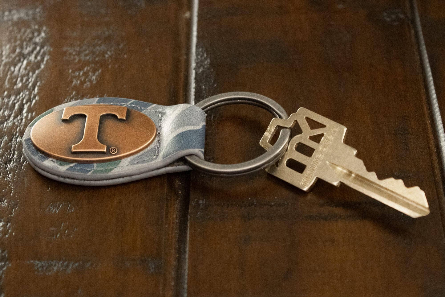 Tennessee Vols Oval Camo Leather Key Fob.