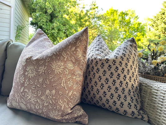 Dahlia Outdoor/Indoor Pillow Cover