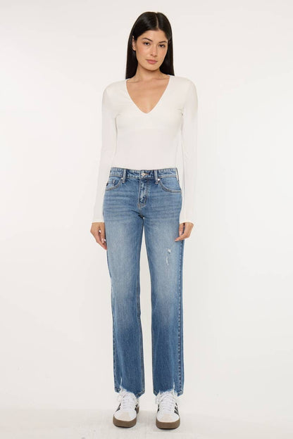 MID RISE TRUE STRAIGHT JEANS