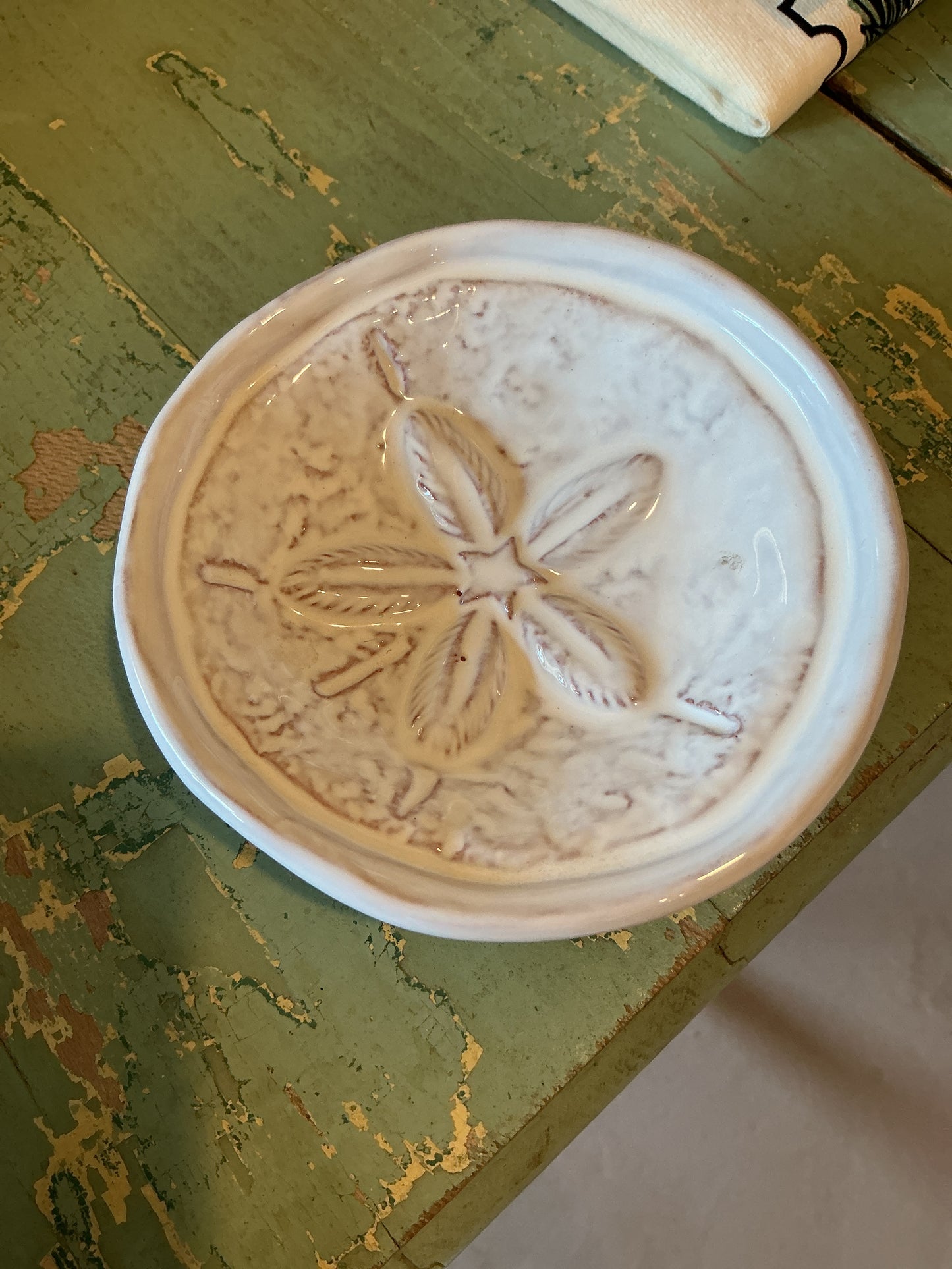 Round trinket dish