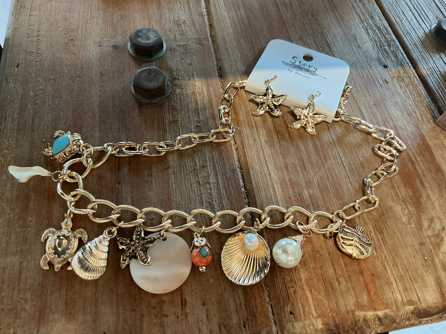 Sealife dangling necklace set